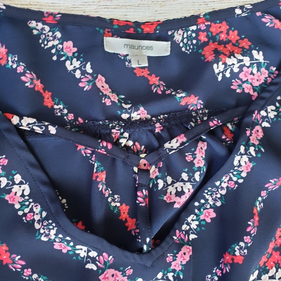 Blouse - Picture 2 of 3